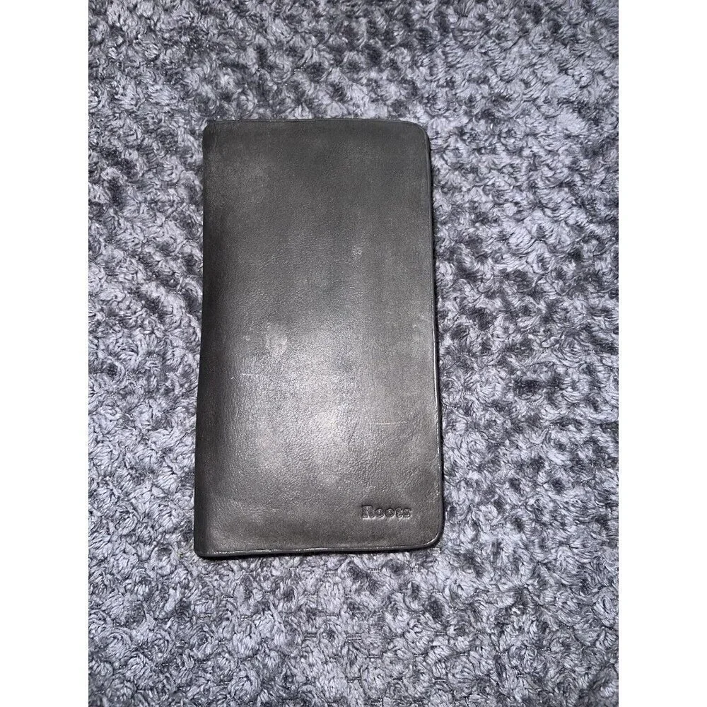 ROOTS Canada Gray Leather Bifold Checkbook Credit Card ID Slot Wallet